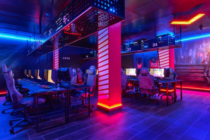 Гибридная сеть в компьютерный клуб